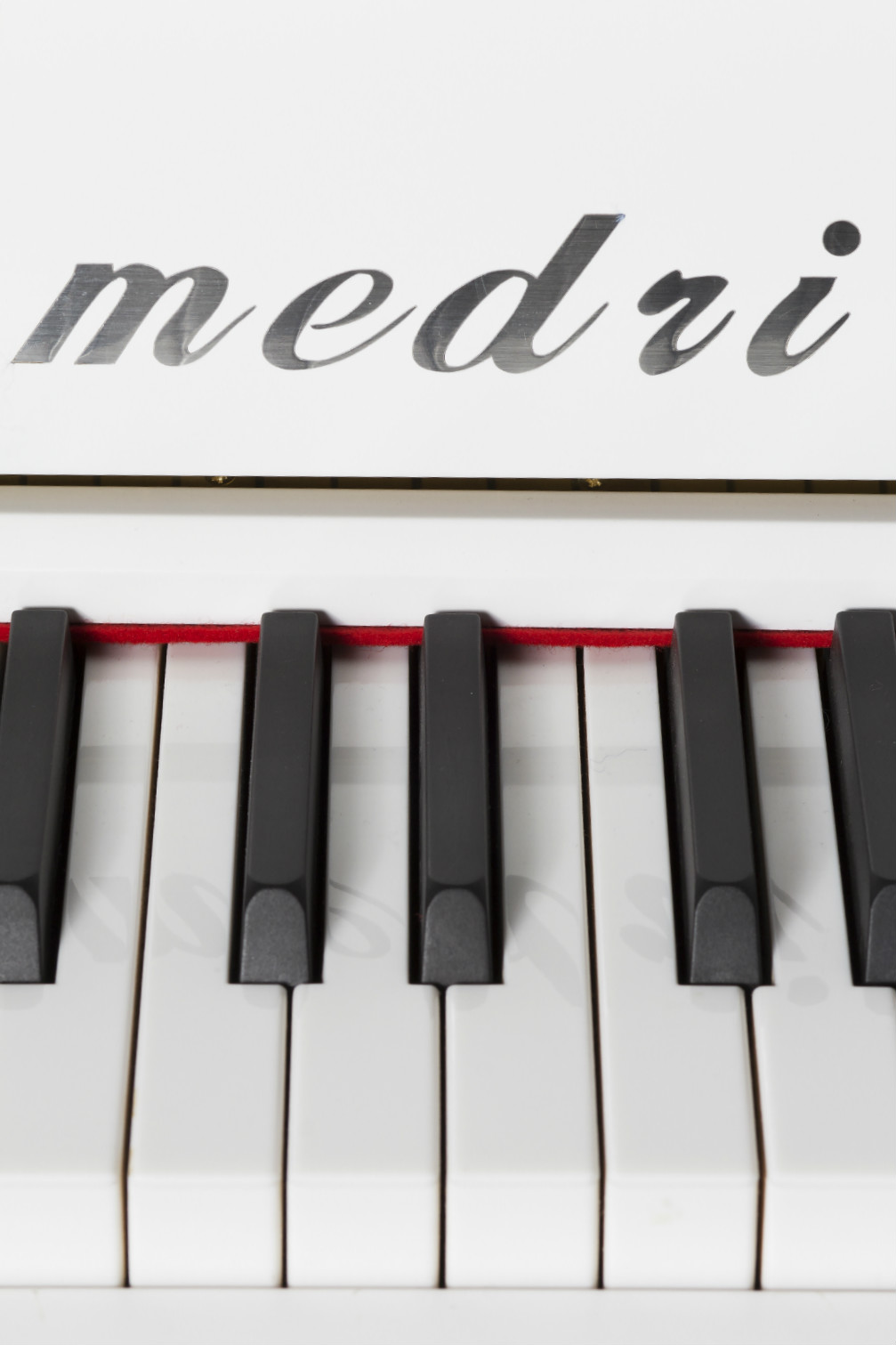美德瑞钢琴：钢琴练习进行时，大脑和耳朵的运用
