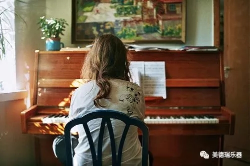 美德瑞钢琴：学琴，最后学得快的都是最早慢慢打基础的！