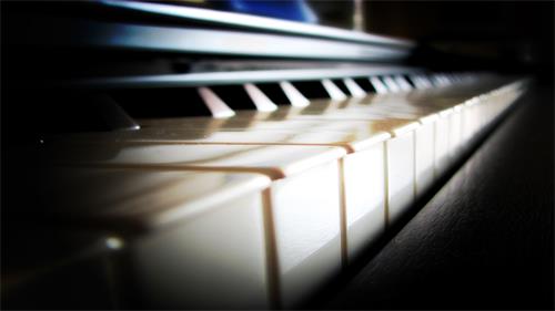 【美德瑞钢琴】钢琴四季不同的保养方法！让你的钢琴使用寿命延长几十年！